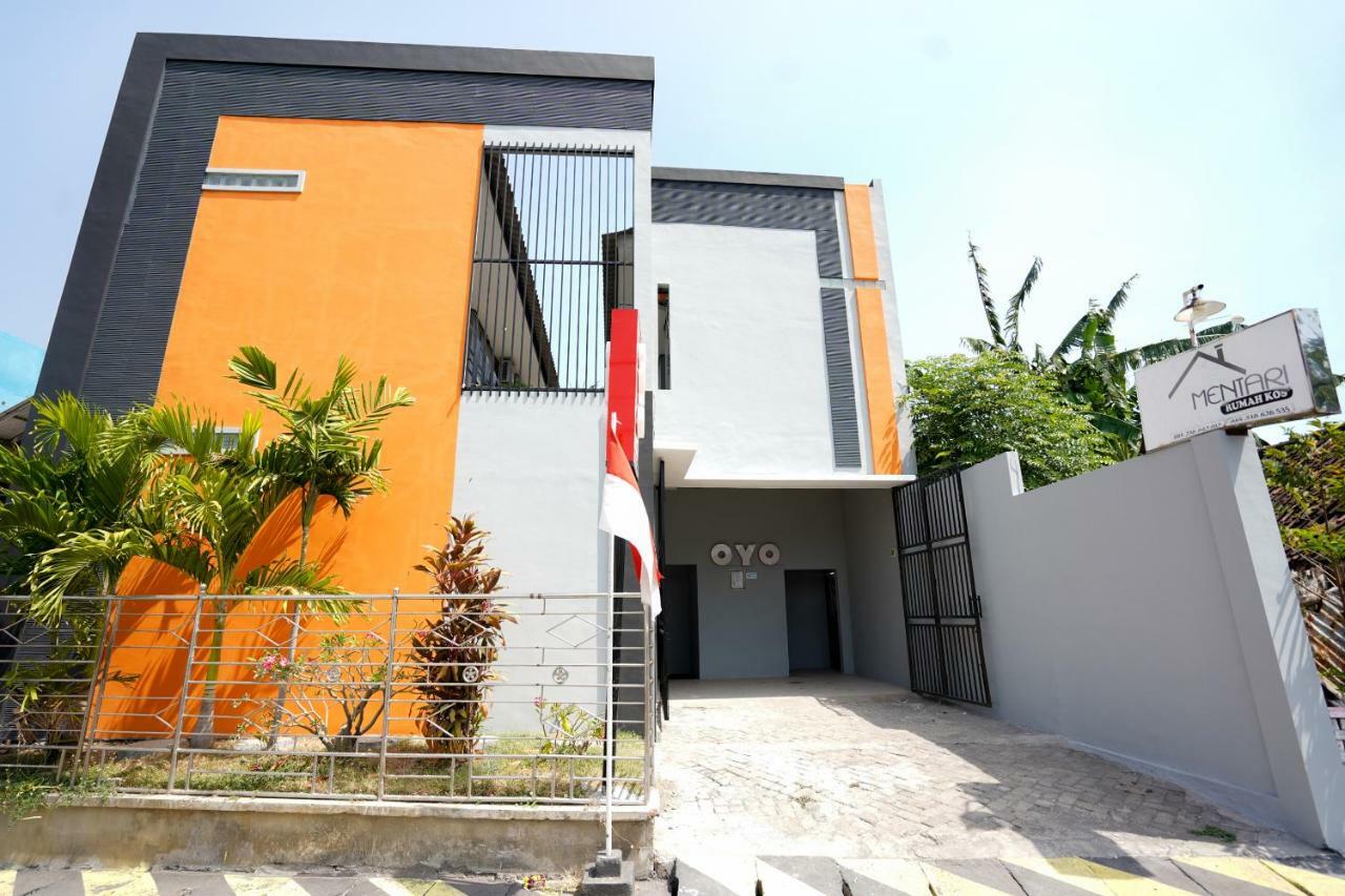 Oyo 1316 Mentari Family Homestay Probolinggo Luaran gambar