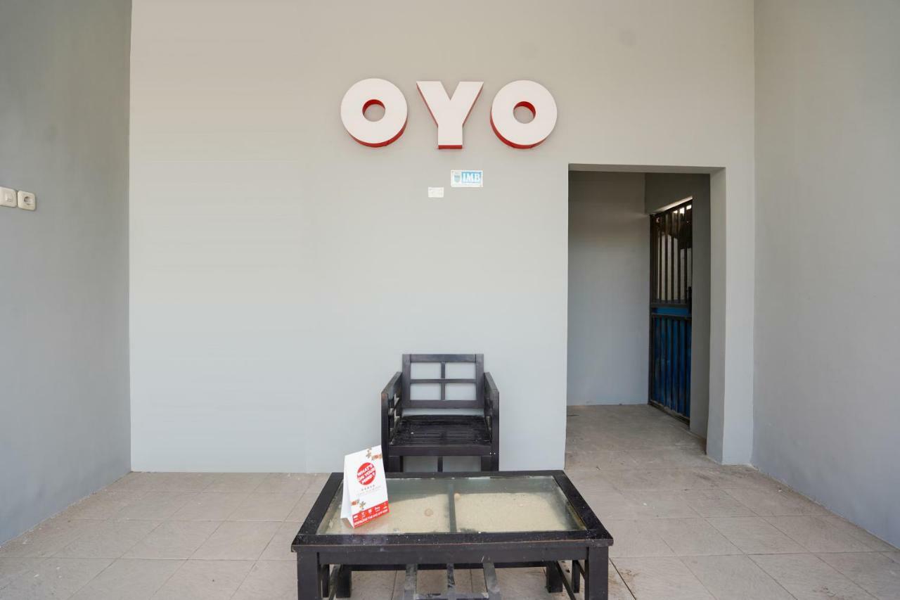 Oyo 1316 Mentari Family Homestay Probolinggo Luaran gambar